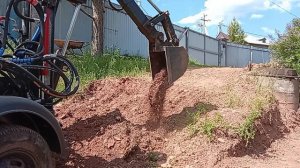 погрузчик экскаватор. Работа с ландшафтом.