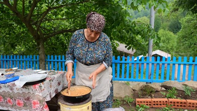 Мы потратили весь день на сбор урожая самого дорогого горного чая в мире смотреть онлайн