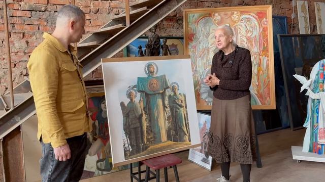 Речь идёт о скульптурной композиции «Божья Матерь и архангелы Михаил и Гавриил».