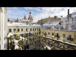 Мансардная квартира с балконом в доме 1843 года