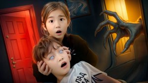 КРАСНАЯ ДВЕРЬ ЖЁЛТАЯ ДВЕРЬ…😱🚪|ӨТТЕ ҚОРҚЫНЫШТЫ ОЙЫН😨|АЛИНУР МЕН КӨЗАЙЫМ|БАСҚА ӘЛЕМГЕ ТУСЫП КЕТТЫ МА!?