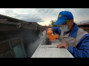 Стройка гаража из газабетонных блоков с односкатной крышей.