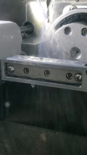 Максимальная эффективность с AMM 520 Pro. Две полноценные коронки из одного блока дисиликата лития!