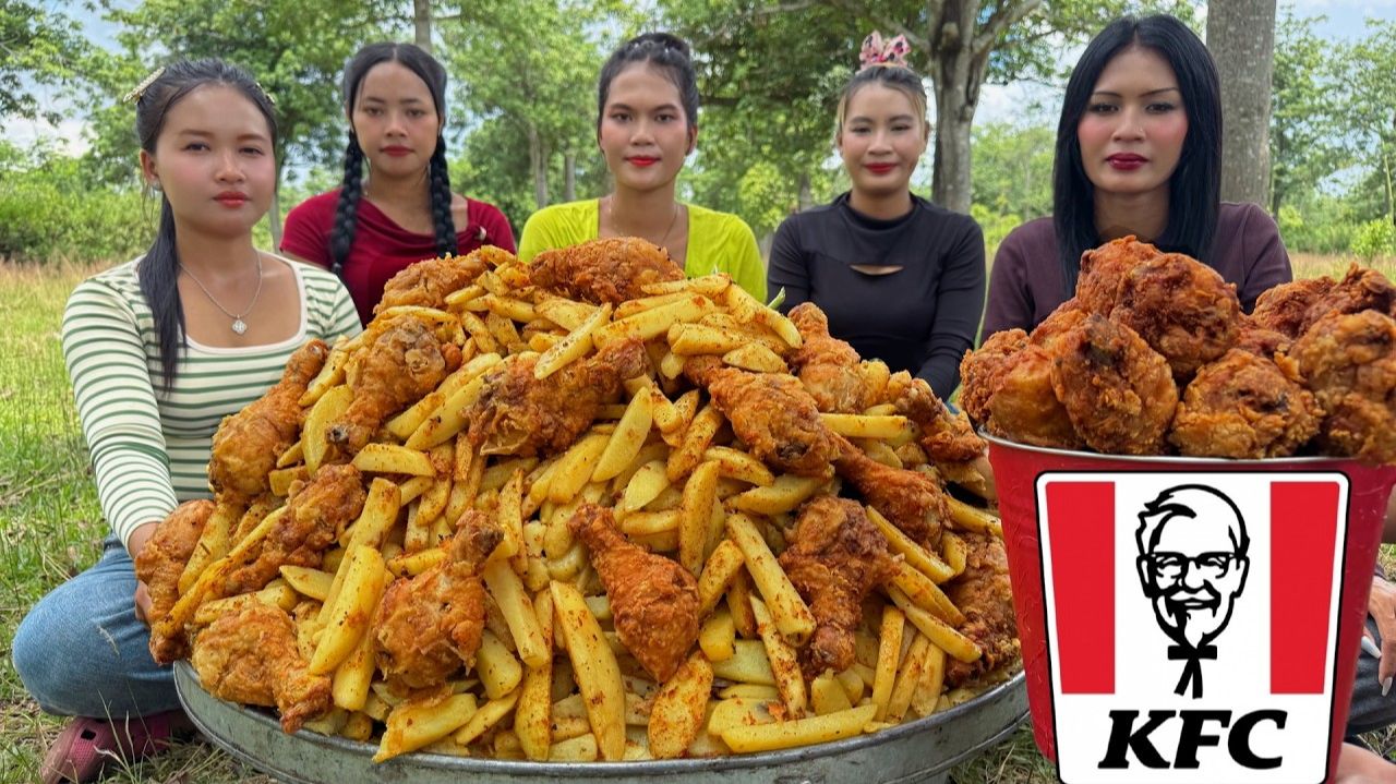 Потрясающая жареная курица по рецепту KFC и картофель фри по рецепту KFC с соусом. смотреть онлайн