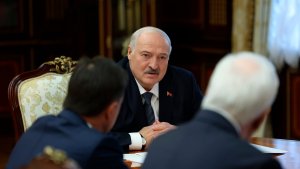 Что Лукашенко передал Зеленскому? // «Если думает, что с нами можно ТАК разговаривать!»