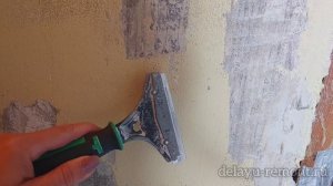 Как снять старую масляную краску строительным феном. #22
