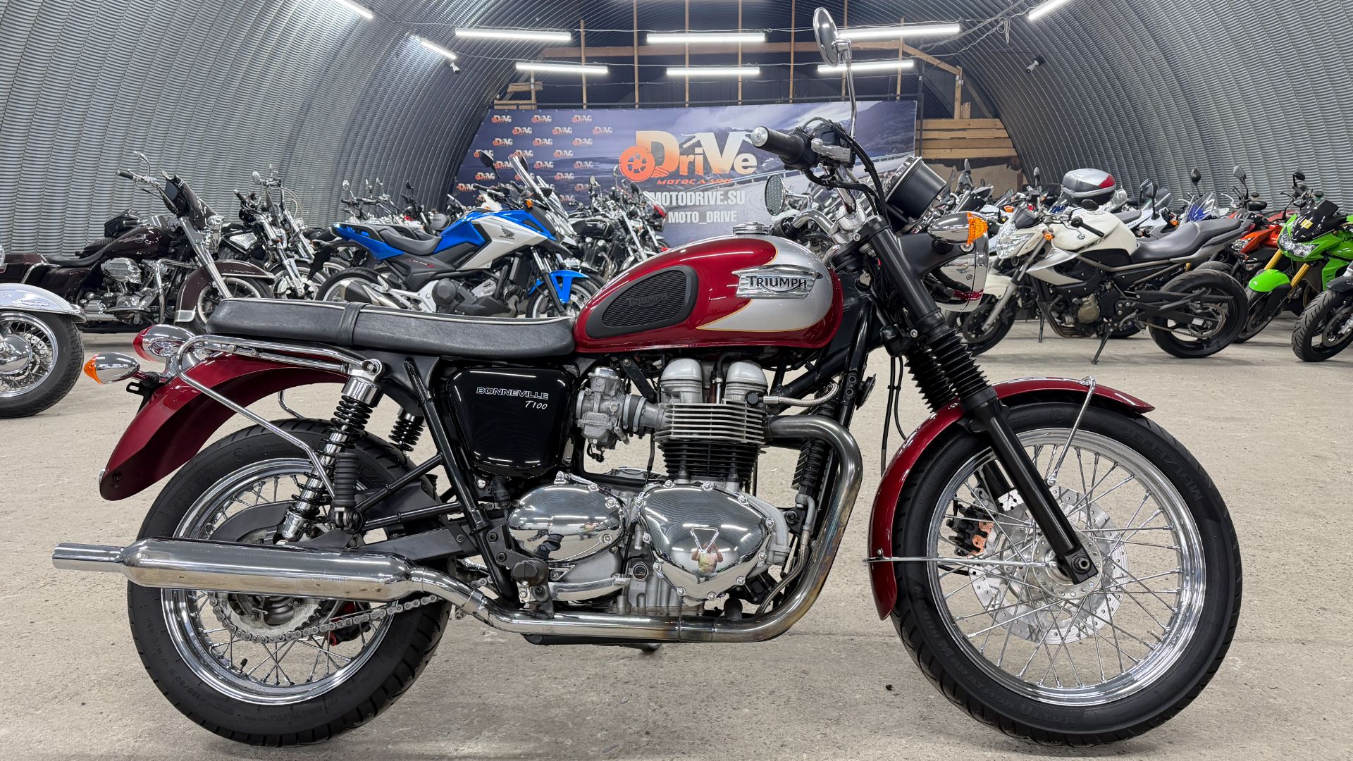 Обзор Triumph Bonneville T100 |В НАЛИЧИИ| смотреть онлайн