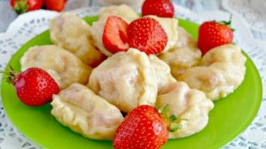 Вареники с клубникой
