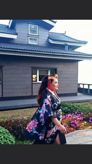 🌺Пион во всей красе.🌺
- Пион в полном цветении. Люблю, как он поднимает настроение и заряжает энерги