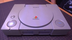 Это так ПРОСТО: просто вставьте его в ЛЮБУЮ PlayStation и играйте во ВСЕ игры. ArcStation