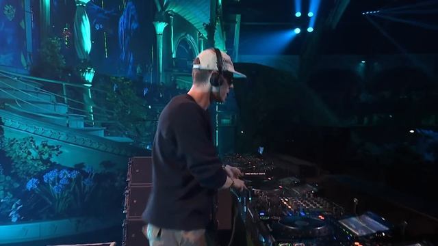 Lost-Frequencies-Tomorrowland-Winter-202_Media_Nlmh1ASVPYs_001_1080p