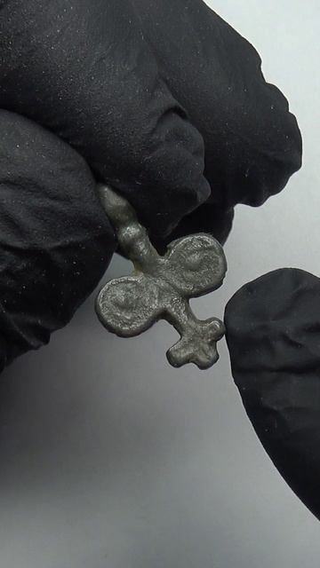Крестообразная привеска #shorts #отмытыенаходки  #metaldetecting #коллекция #древность