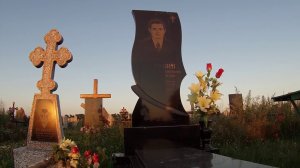 Гранитный памятник. Как увеличить высоту памятника ? Доставка памятника по Украине. Киев. Харьков.