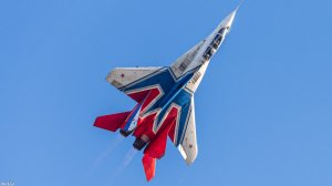 МиГ-29 УБ «Стрижи». Петля парой