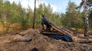 Засыпал землянку песком. Куда вывести дымоход? Странный звук в лесу. I'm building a dugout in forest
