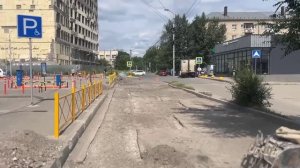 В микрорайоне Авиатор началось благоустройство территорий и текущий ремонт дороги на улице Плякина