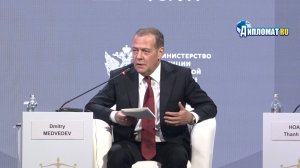 «КАКОЕ МЕЖДУНАРОДНОЕ ПРАВО?»: Медведев процитировал Трампа и объявил о новой реальности