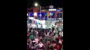 Во время празднования победы сборной Мексики в Кабо-Сан-Лукас автомобиль въехал в толпу болельщиков