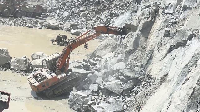 Massive Excavator Breaking Giant Rocks ｜ Ultimate Quarry Mining Action 🚜⛏️🔥 смотреть онлайн