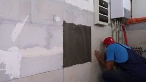 Укладка большой плитки в ванной прямо на блоки, без штукатурки ч.11 Стены