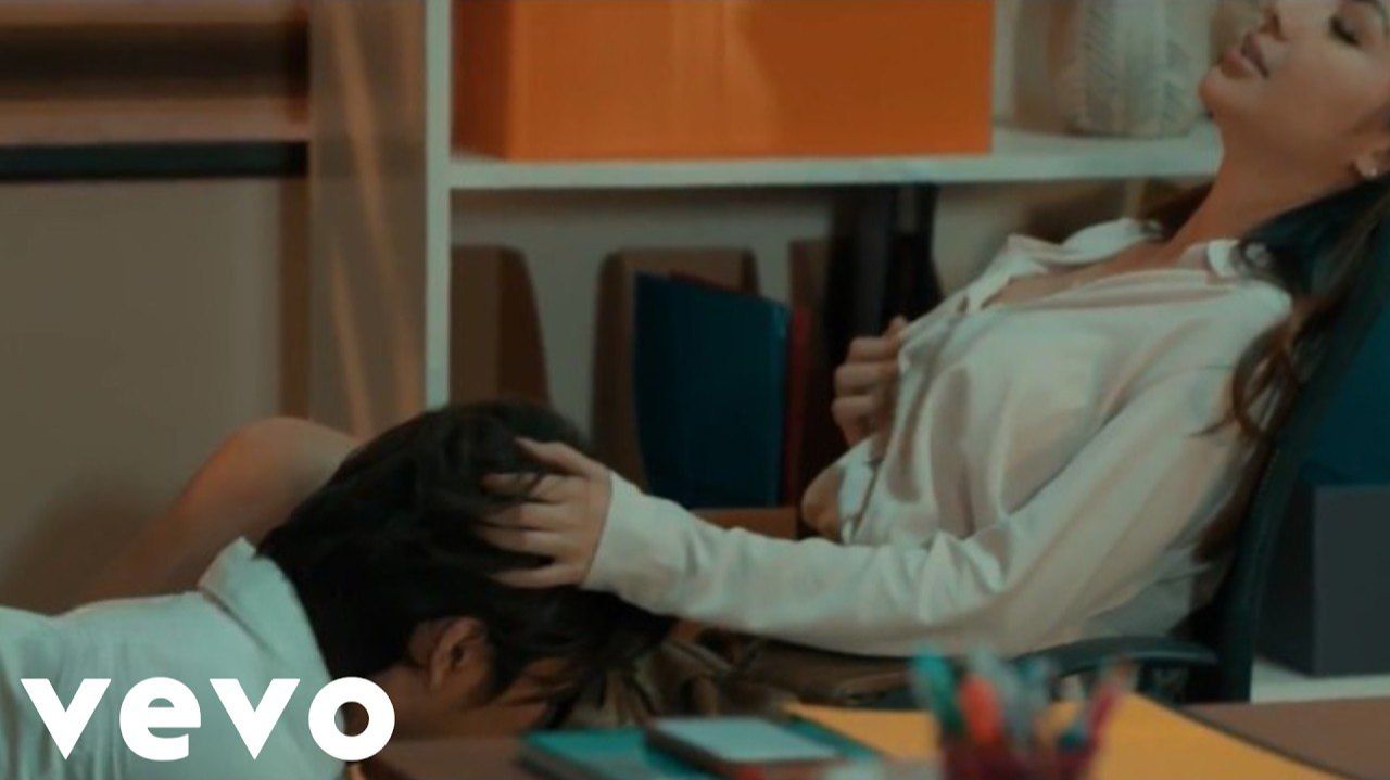 KristaFoxx - Control Me, I'm All Yours (Official Music Video) смотреть онлайн