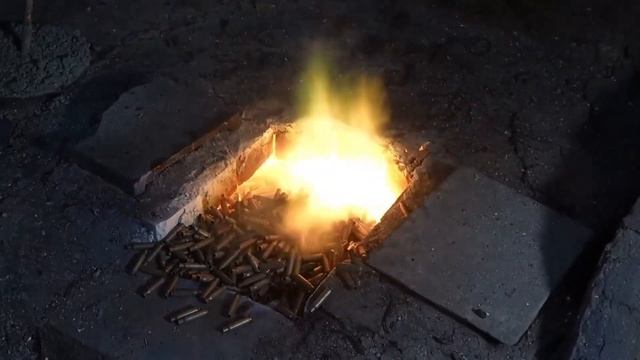 Невероятный навык, добыча серебра в Пакистане из старой электроники