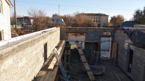Самостройщики / Армопояс одноэтажного дома
