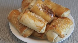 Рецепт пирожков с начинкой из сыра и лука.