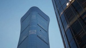 В Пекине легкомоторный самолёт врезался в один из самых высоких мировых небоскрёбов
