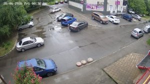 Отлично припарковался.