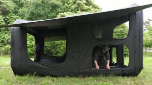 Двухэтажная надувная палатка, соединенная с Cybertruck