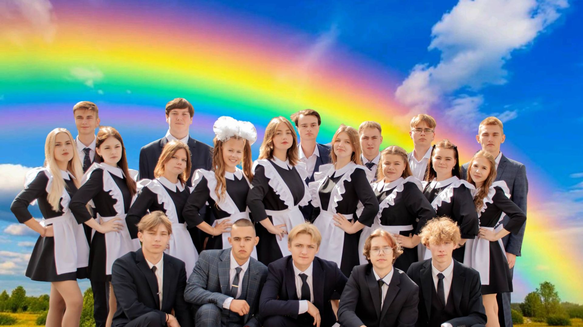 Надежда Меньших "Мы радугу сплели вам семицветную" (музыка и слова Ирины Скибиной)