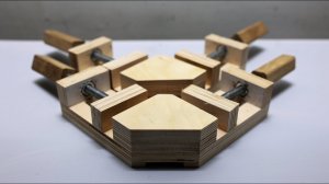 Не трать деньги на струбцины! Лучшие угловые DIY струбцины из фанеры!