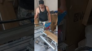 тяжело  работать с плиткой я устал