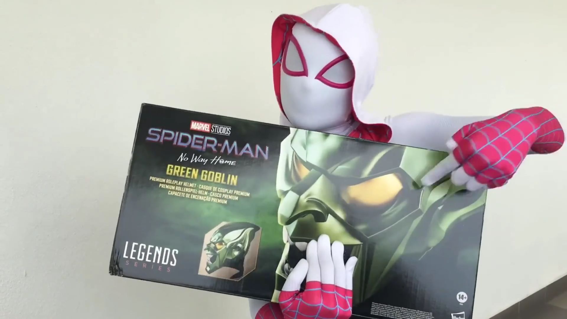 ЧЕЛОВЕК ПАУК - МАСКА ЗЕЛЁНОГО ГОБЛИНА | SPIDER GWEN | SPIDER MAN MARVEL смотреть онлайн