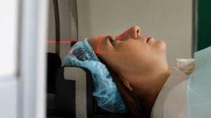 Как распознать инсульт и оказать первую помощь?