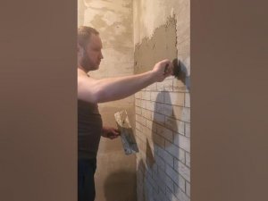 Декоративная штукатурка из плиточного клея #кирпичнаякладка #своимируками #ремонт
