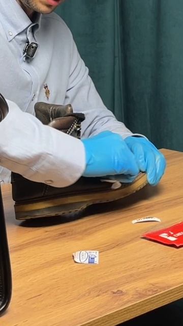 Почему обычные влажные салфетки вредят вашей обуви? смотреть онлайн