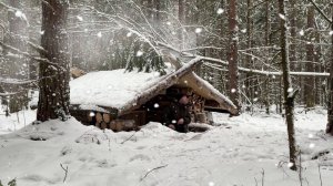 КОМФОРТНЫЙ ЛЕСНОЙ ДОМИК ПОД ЗЕМЛЕЙ / НОЧУЮ ОДИН В ТАЙГЕ / ЗАПАССЯ ДРОВАМИ