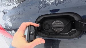 Как открыть лючок топливного бака Mercedes GLE 167. Замена привода лючка топливного бака.