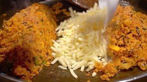 Жареный рис с курицей кальби, маринованной по-корейски