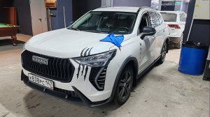 Ремонт лобового стекла на Хавал Джолион и новый скол