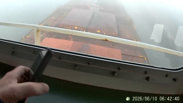 Large Ships in the fog смотреть онлайн
