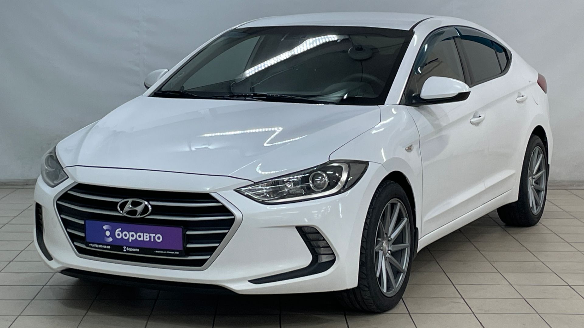 HYUNDAI ELANTRA смотреть онлайн