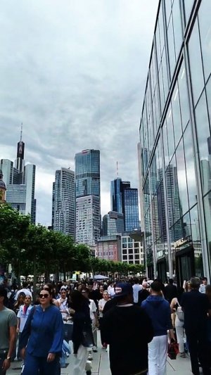 ФРАНКФУРТ. САМЫЙ ЦЕНТР. УЛИЦА ZEIL. 06.06.26
