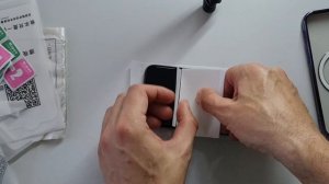 Как правильно самому наклеить защитную плёнку на экран телефона?