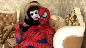 🕷️ Человек-Паук против злодея! 😱 Смешные истории для малышей 👶 Обучающий мультфильм