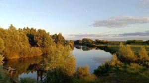 Река Березовка в лучах заходящего солнца.