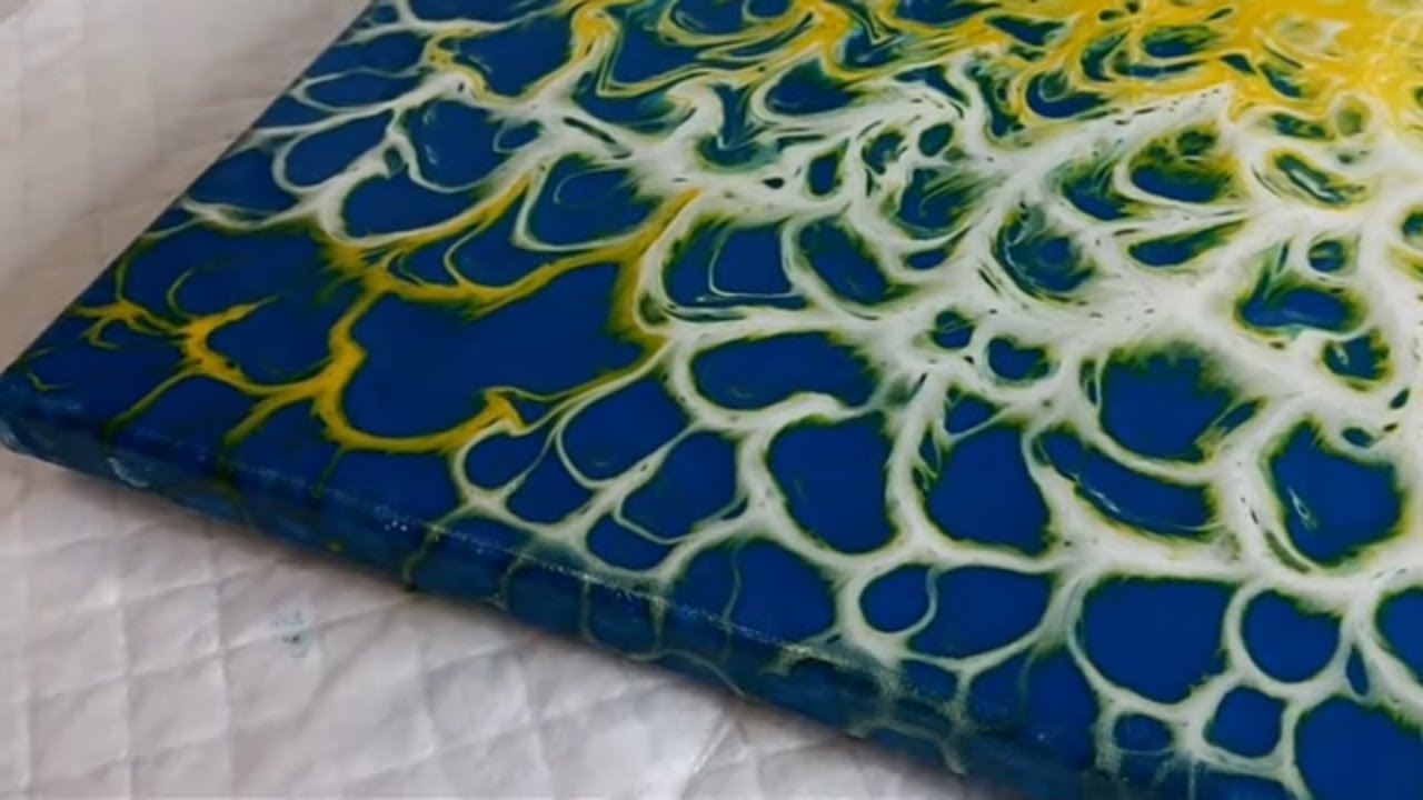 Силикон в технике Акриловая заливка, Fluid Art. Как нарисовать большие ячейки жидким акрилом. смотреть онлайн