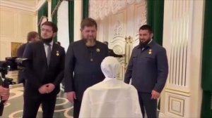 «Ахмат — сила, Аллаху Акбар»: робот-мусульманин поздоровался с Кадыровым на открытии медцентра